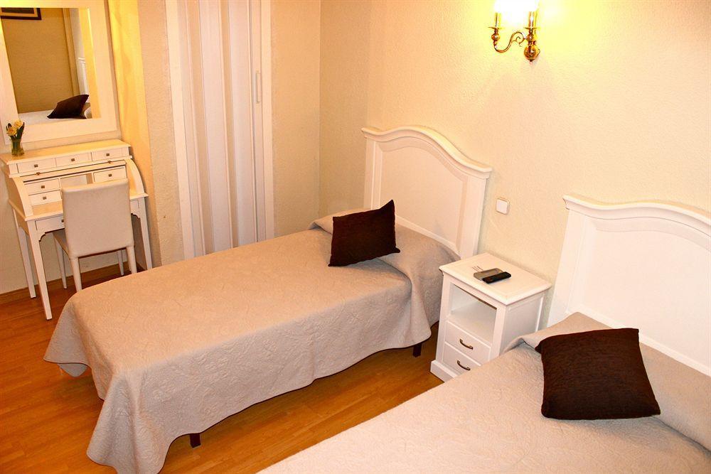 Hostal Montecarlo Madrid Extérieur photo