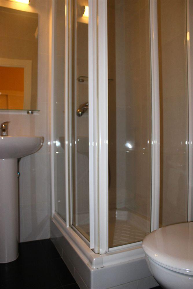 Hostal Montecarlo Madrid Extérieur photo