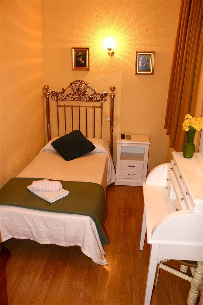 Hostal Montecarlo Madrid Extérieur photo