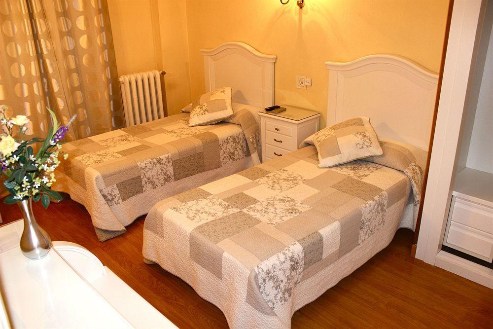 Hostal Montecarlo Madrid Extérieur photo