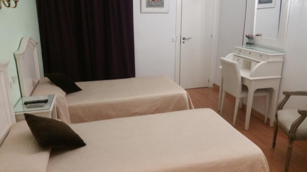 Hostal Montecarlo Madrid Extérieur photo