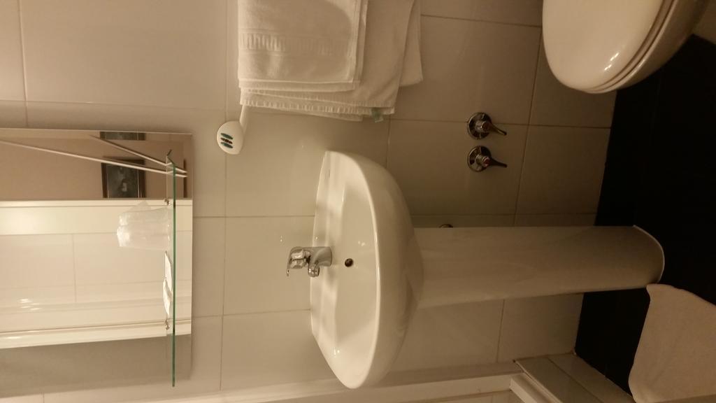 Hostal Montecarlo Madrid Extérieur photo