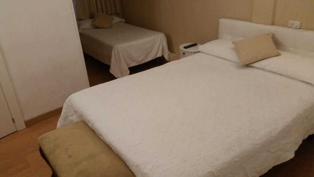 Hostal Montecarlo Madrid Extérieur photo